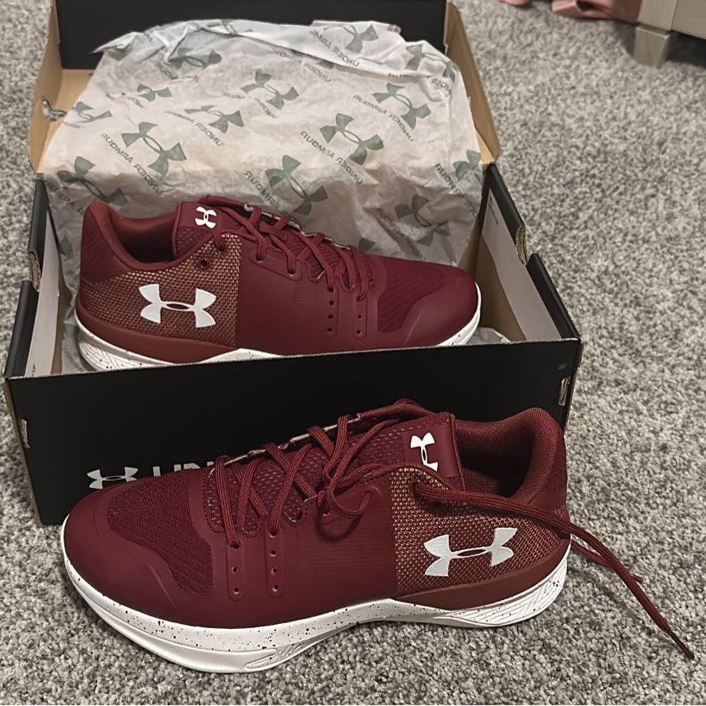 Under Armor women’s volleyball/athletic shoes